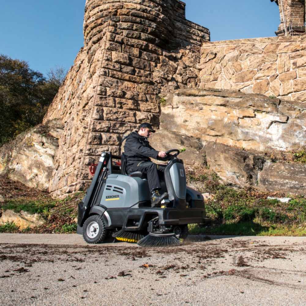 Karcher KM 125/130 R G +KSSB Ride On Sweeper | 0.300-218.0